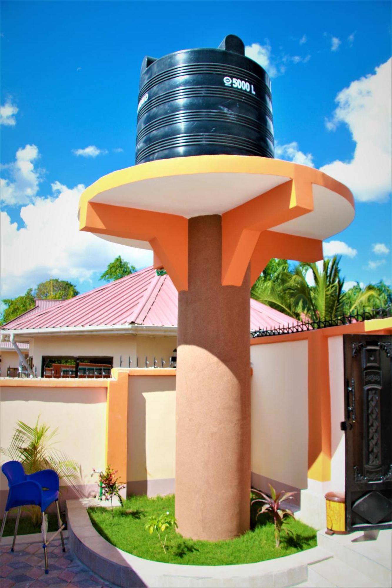 Jakicha Motel Dar es Salaam Buitenkant foto