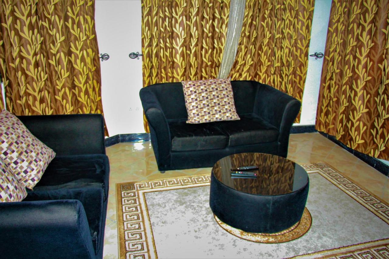 Jakicha Motel Dar es Salaam Buitenkant foto
