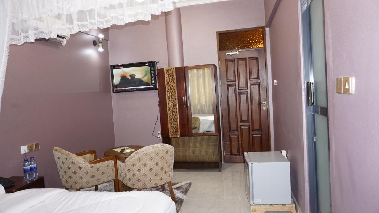 Jakicha Motel Dar es Salaam Buitenkant foto