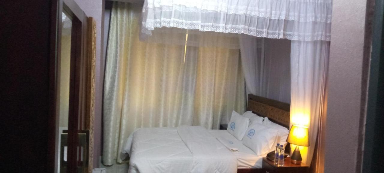 Jakicha Motel Dar es Salaam Buitenkant foto