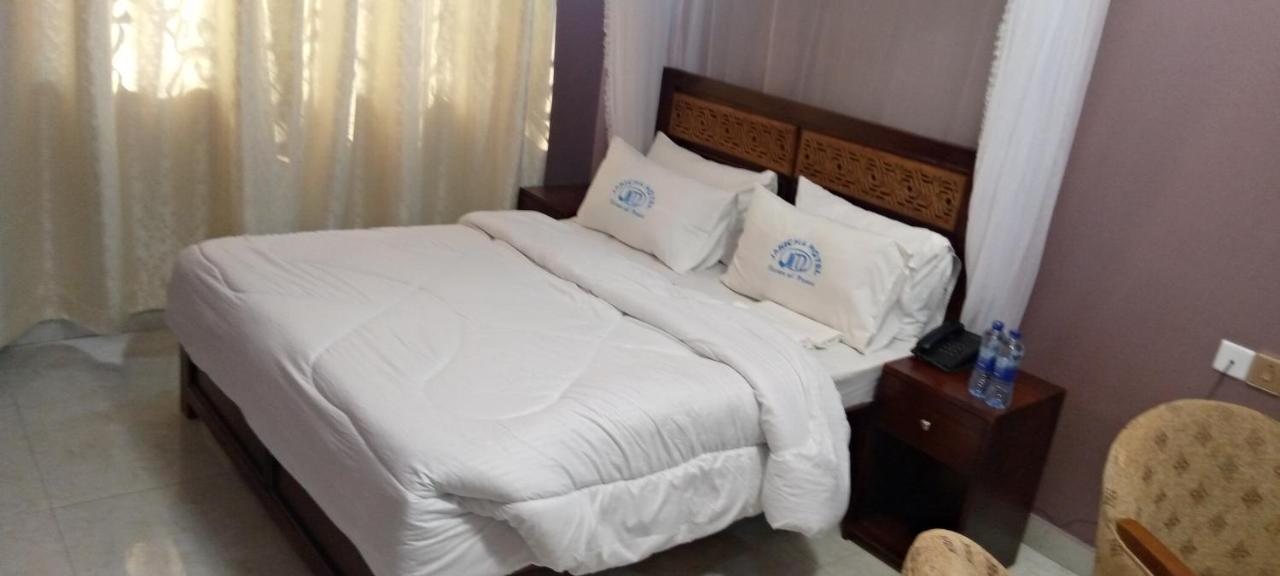 Jakicha Motel Dar es Salaam Buitenkant foto