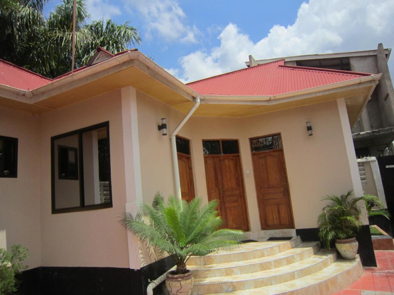 Jakicha Motel Dar es Salaam Buitenkant foto