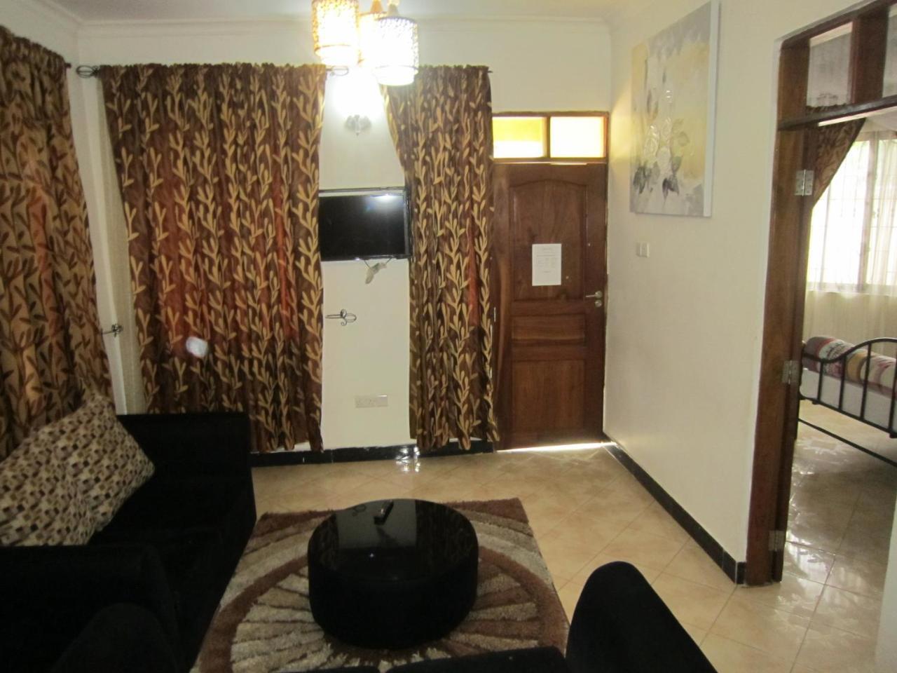 Jakicha Motel Dar es Salaam Buitenkant foto