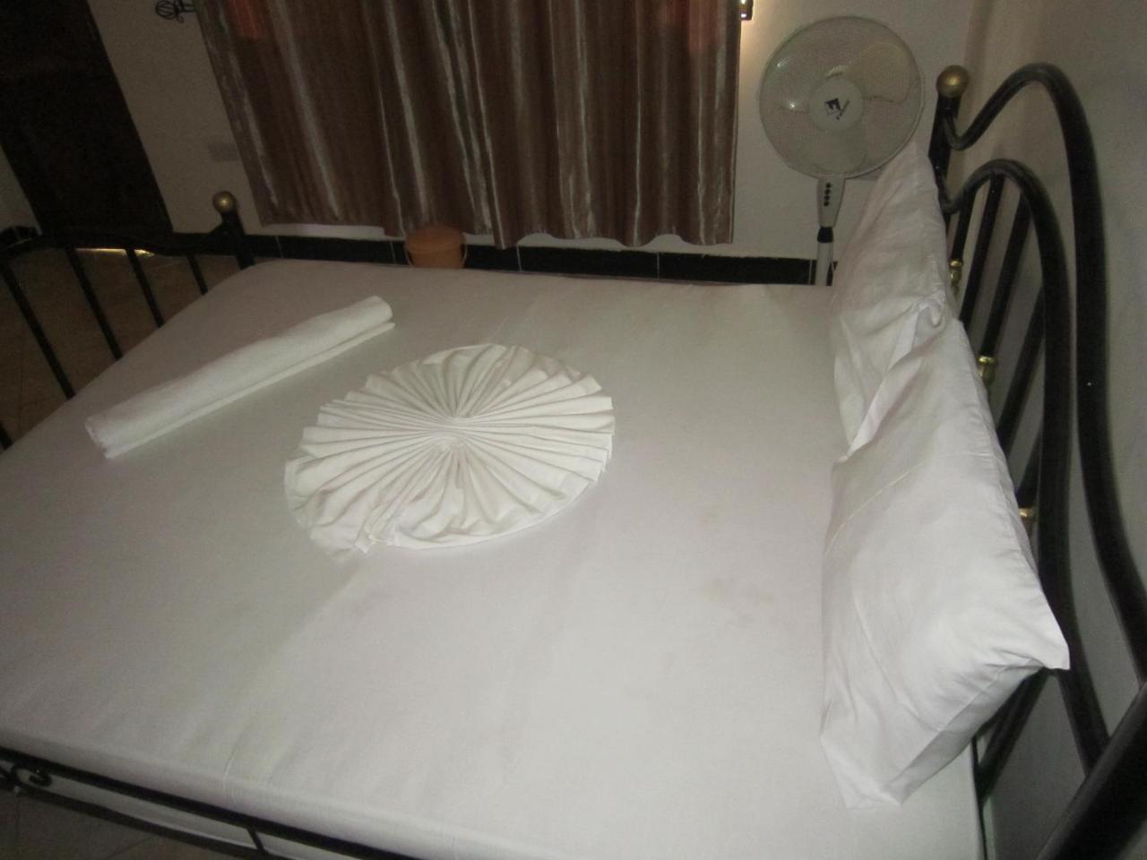 Jakicha Motel Dar es Salaam Buitenkant foto