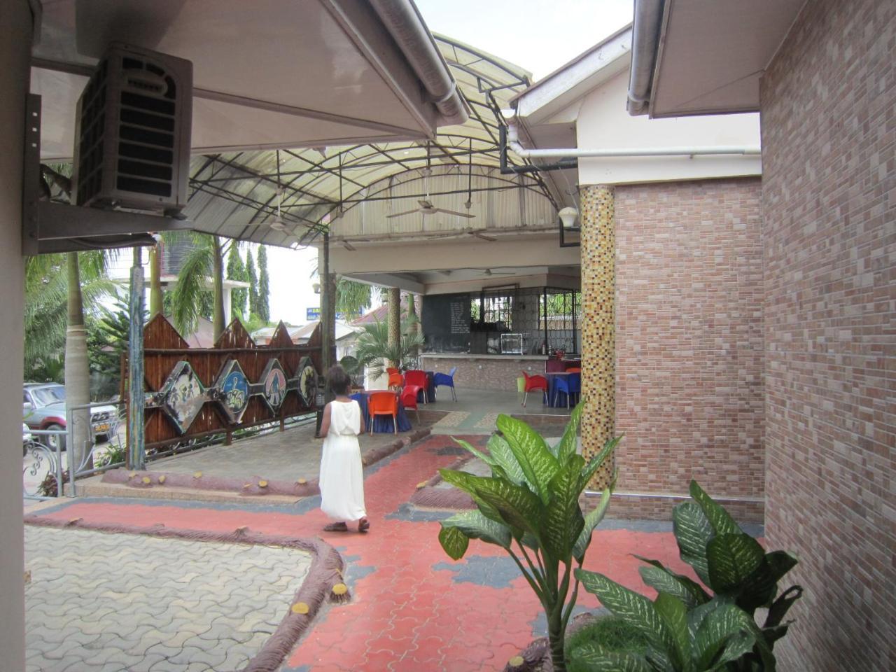 Jakicha Motel Dar es Salaam Buitenkant foto