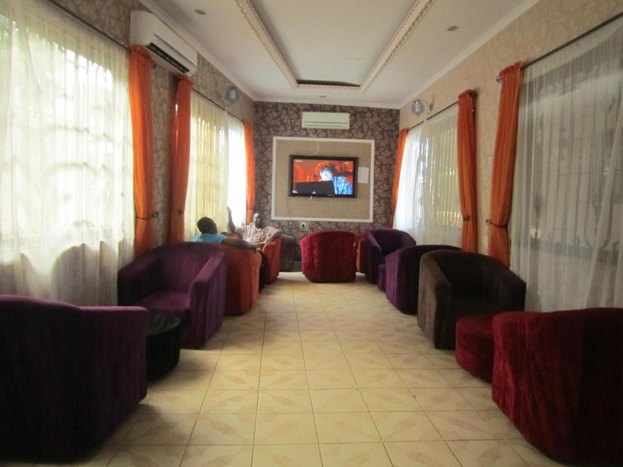 Jakicha Motel Dar es Salaam Buitenkant foto
