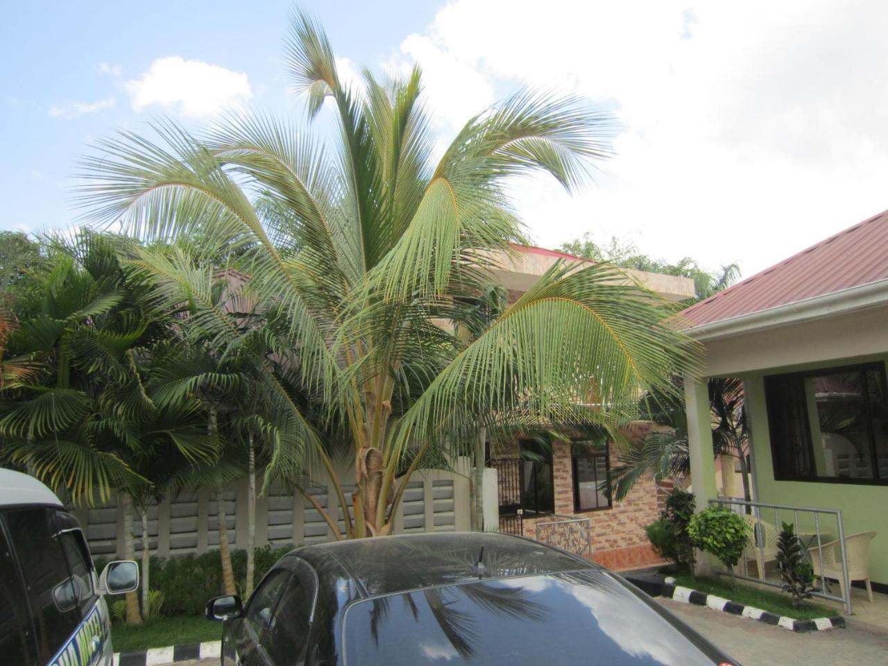 Jakicha Motel Dar es Salaam Buitenkant foto