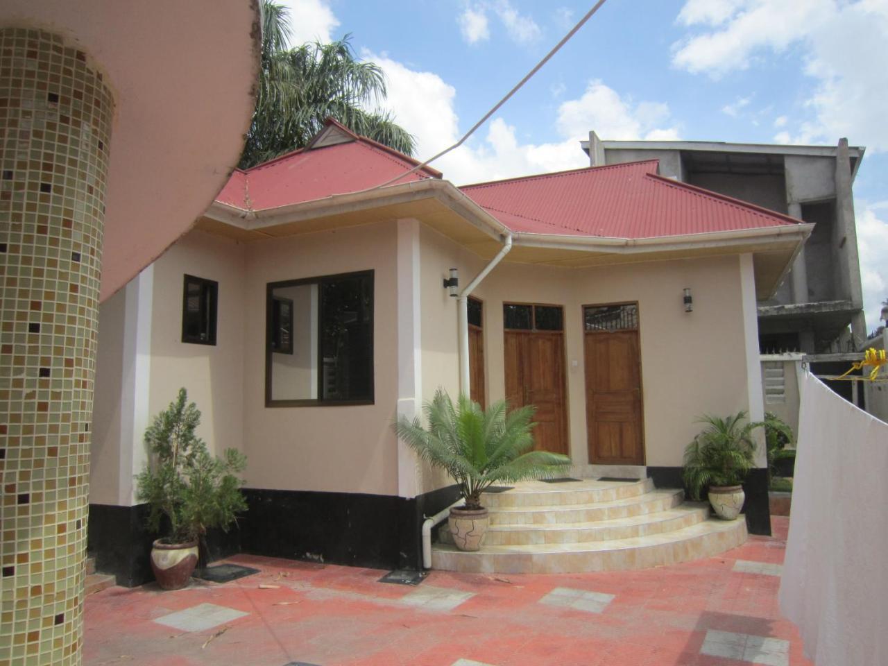 Jakicha Motel Dar es Salaam Buitenkant foto