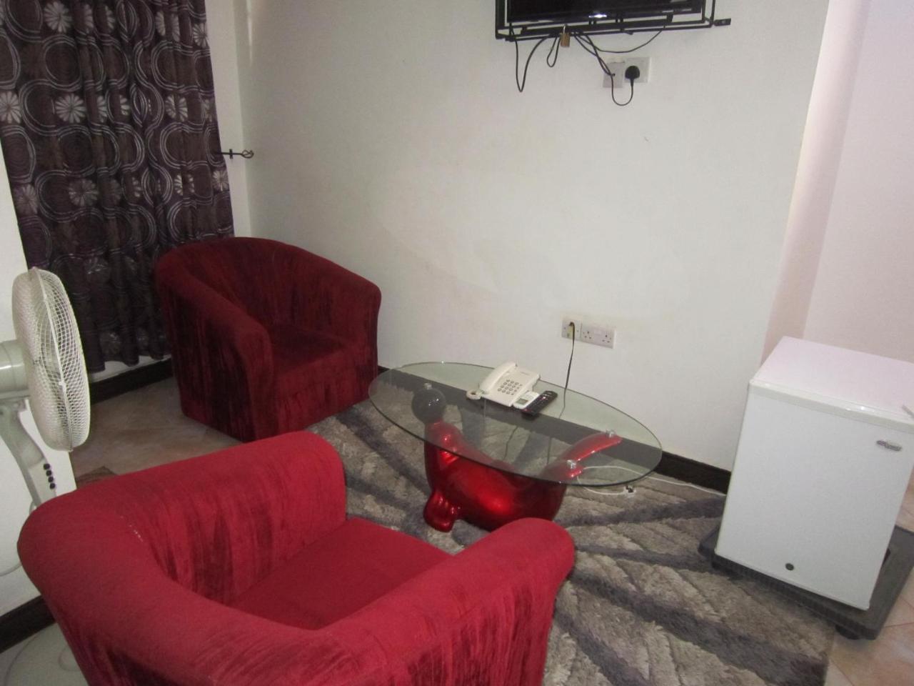 Jakicha Motel Dar es Salaam Buitenkant foto