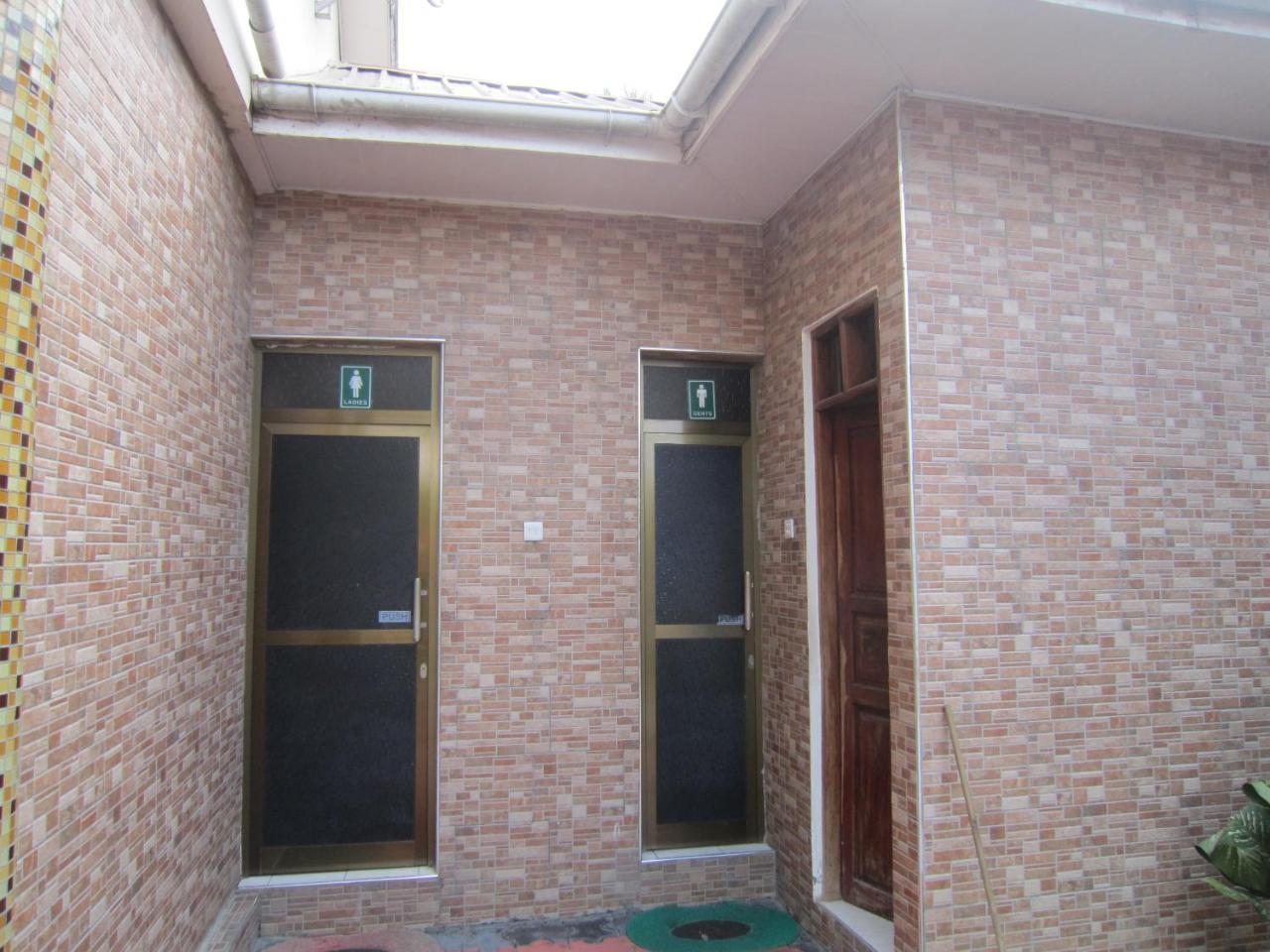 Jakicha Motel Dar es Salaam Buitenkant foto