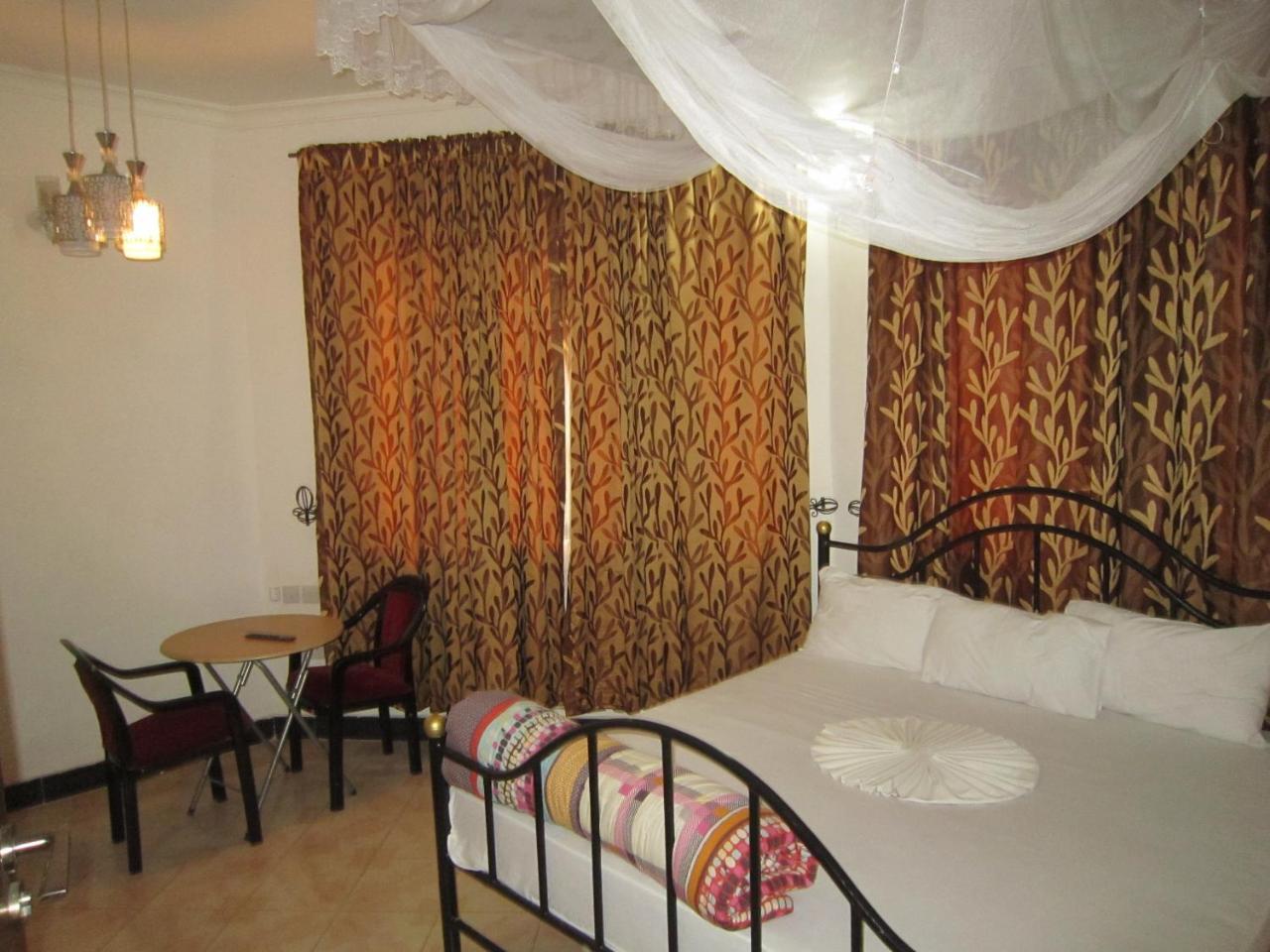 Jakicha Motel Dar es Salaam Buitenkant foto