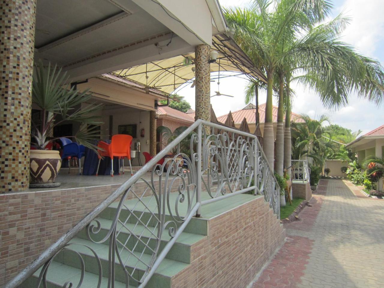 Jakicha Motel Dar es Salaam Buitenkant foto